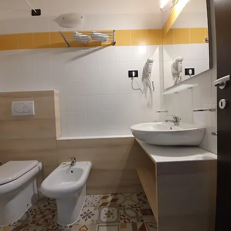 Aquasole Отель Mercallo